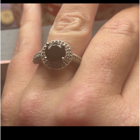 2.35-Carat Black Diamond & White Topaz Pavé 
Round-Cut Ring size 7 LAST CHANCE - Picture 3 of 8